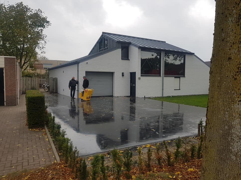 Tuin met sierbestrating